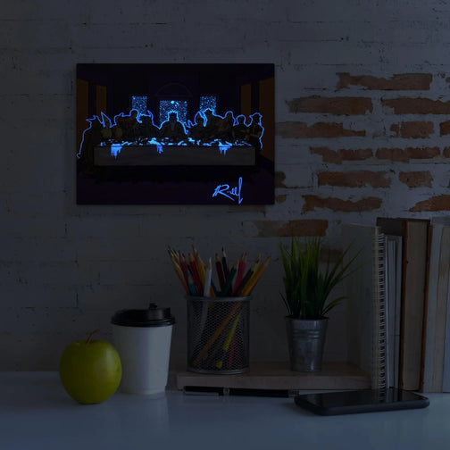 reate a magical ambiance in your workspace with this 30x20 cm glow-in-the-dark canvas print of Last Supper, showcasing a captivating night effect. Great gift for Runescape fans.